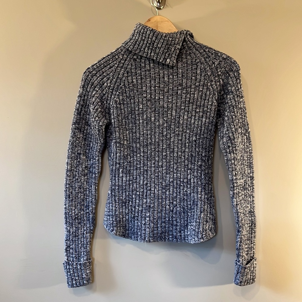 Q & A blue cable turtleneck sweater, cotton, medium,ladies, long cuffed sleeve